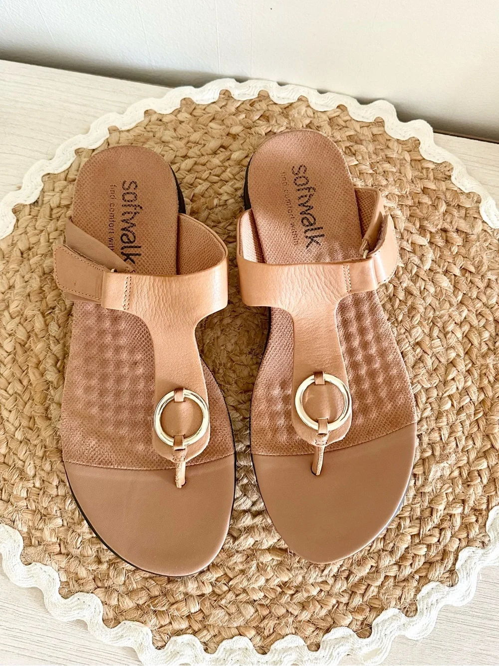 SoftWalk Tan Leather Comfort Sandals Gold Ring Size 8.5M